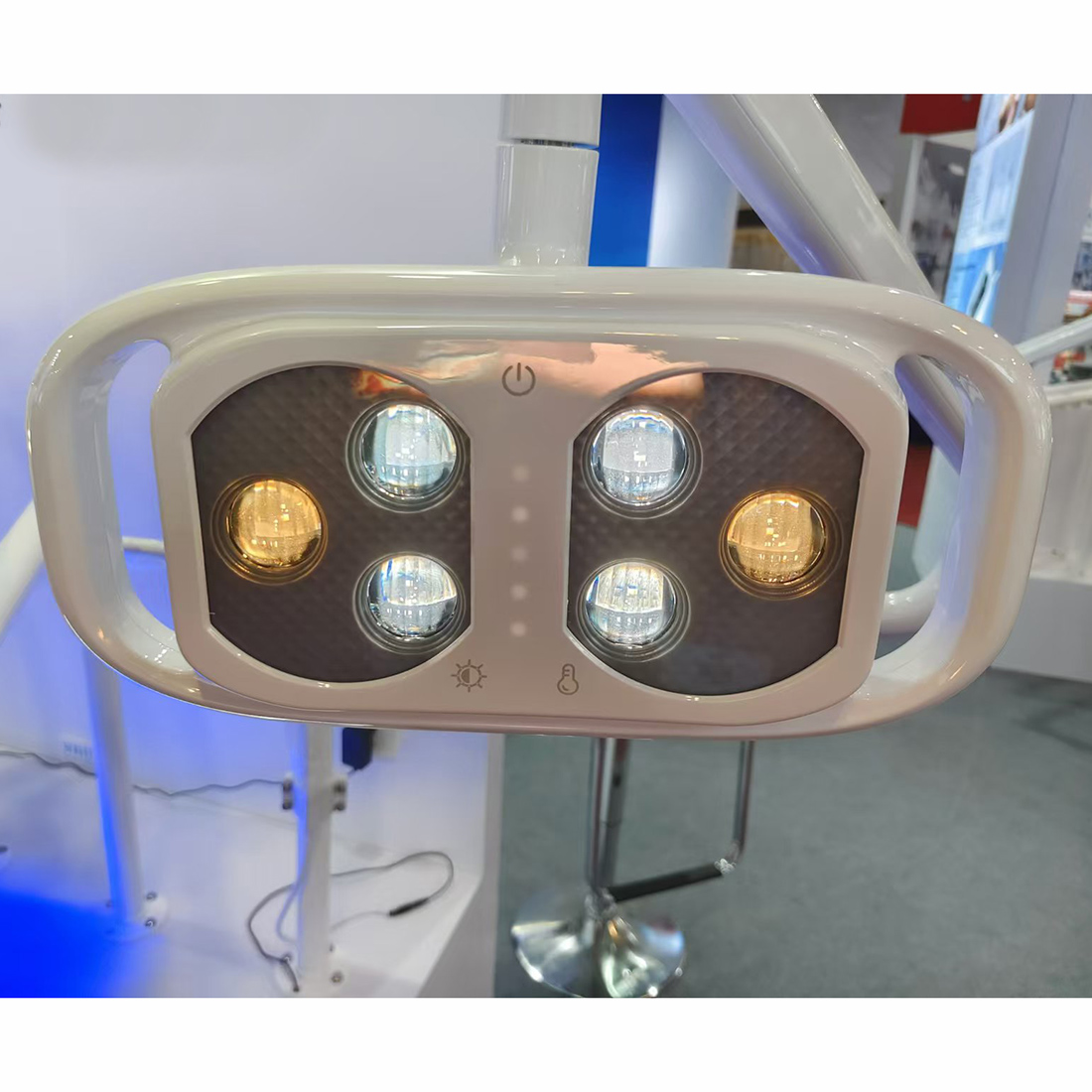 6LED Dental Oral Operation Lam - Teeth Whitening Light recensione e prezzo